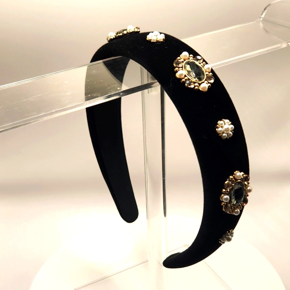 Elegant Black Glam Headband with Gold Accents